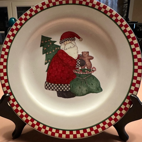 CHRISTMAS MARKDOWN!!  Festive Magic of Santa plates by Debbie Mumm - Picture 5 of 6